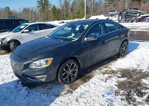 2015 Volvo S60 T5 Premier z USA, uszkodzony, nr VIN YV126MFK4F1337856